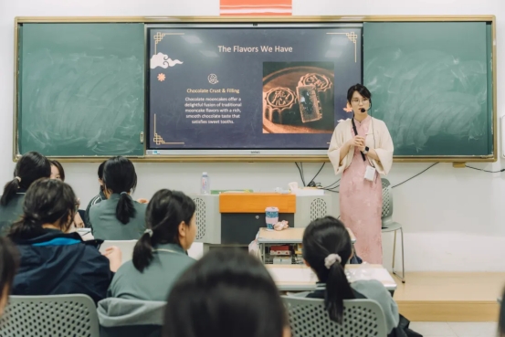 师说（一）｜黄烨老师：教室的门，是常开着的