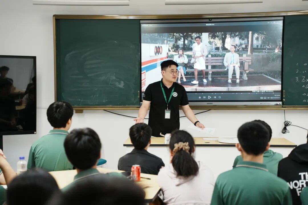 拿下帝国理工、UCL、多大十万加币奖学金的秘诀：可全球联申的1.5年或1年制OSSD课程